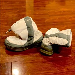 Women’s snow boots